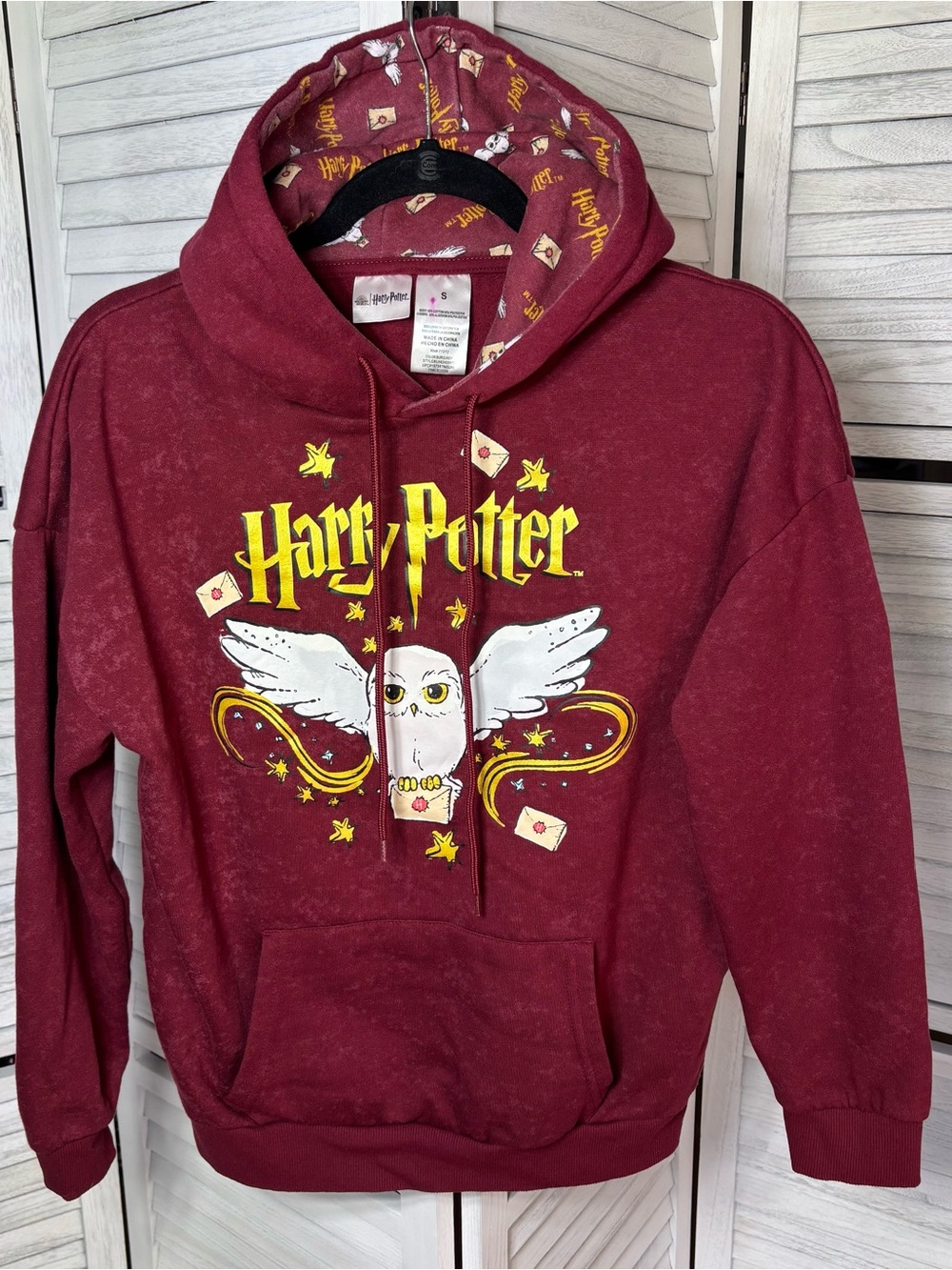 Harry Potter Hedwig Burgundy Mineral Wash Graphic Hoodie Size S